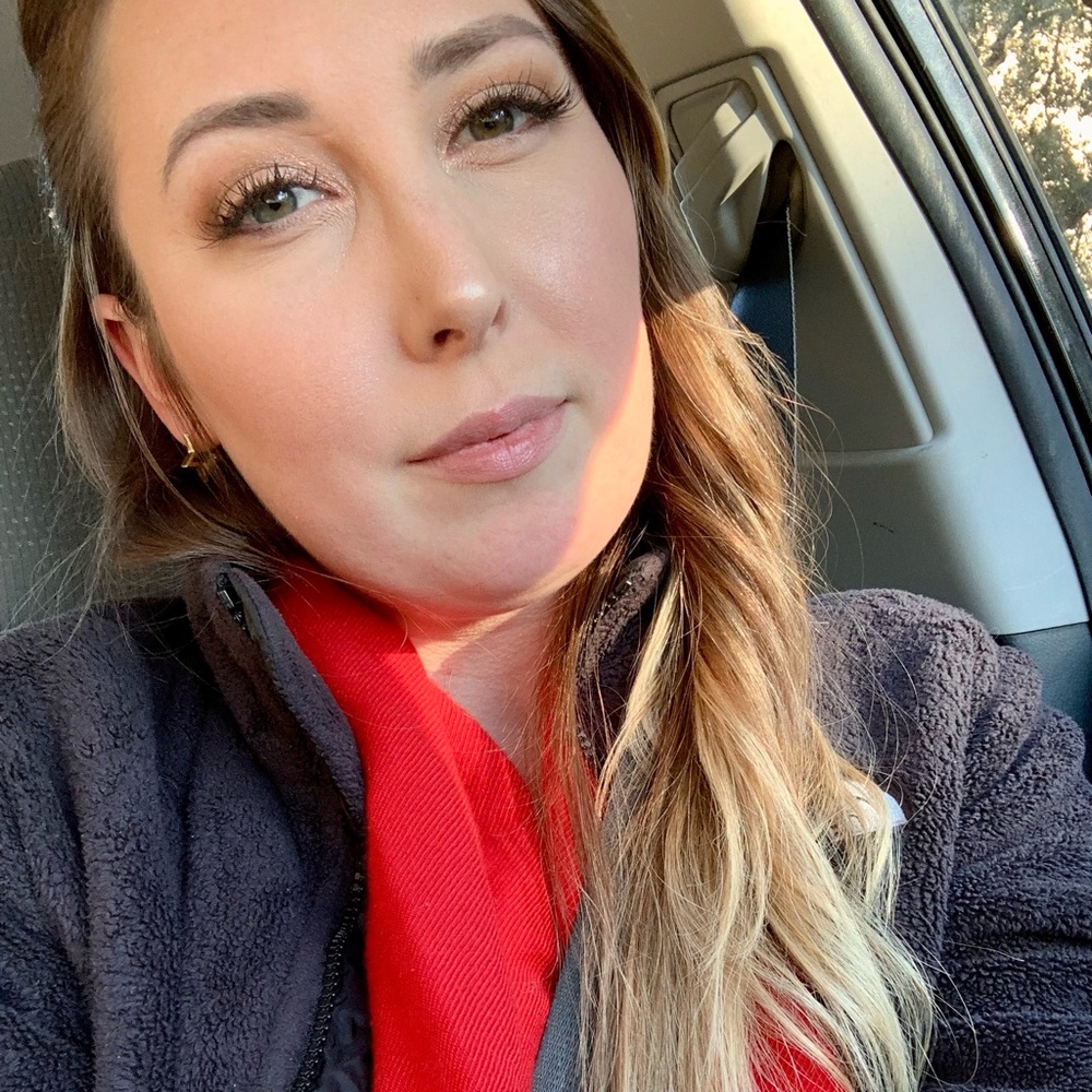 Meet your Posher, Julia